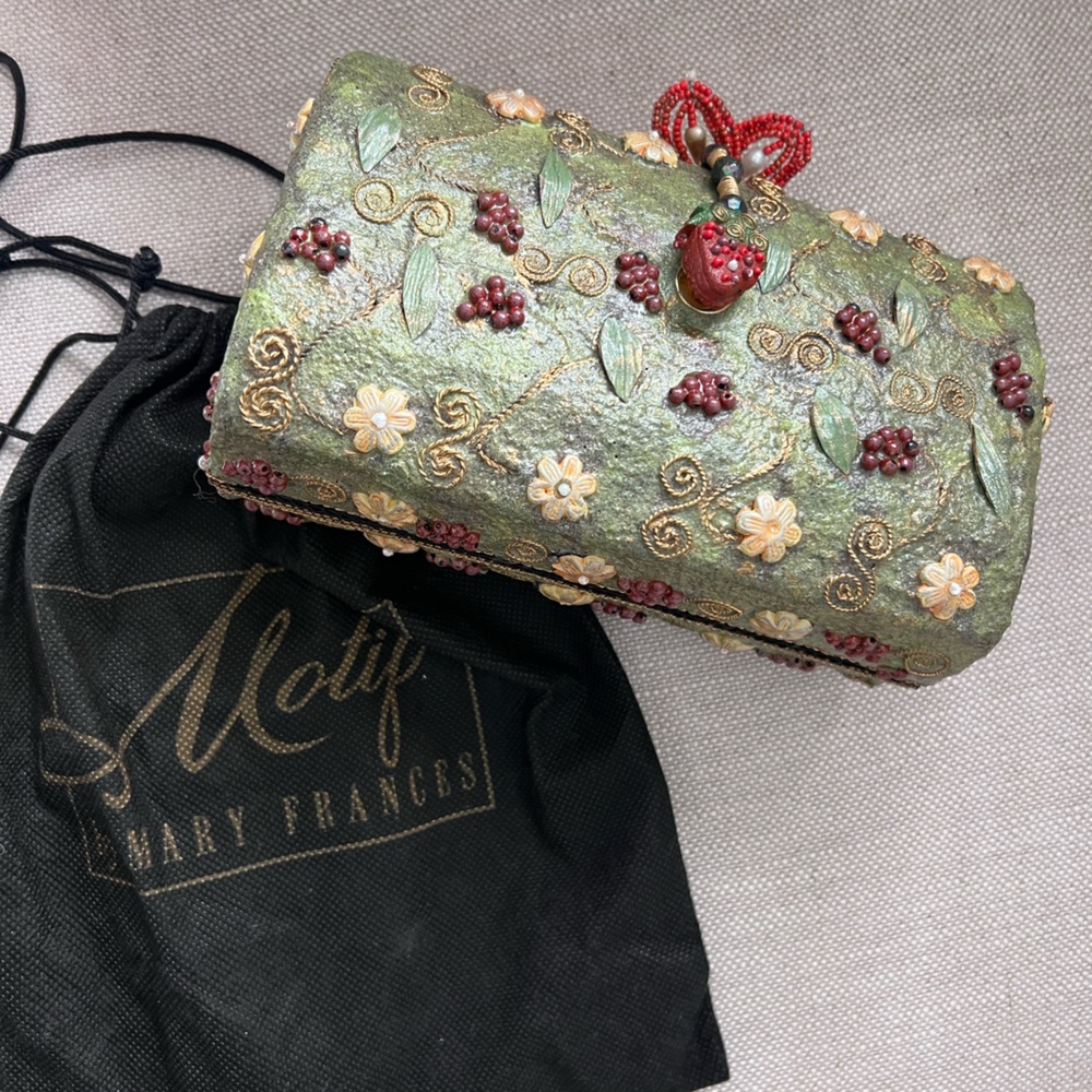 Motif by Mary Frances Vintage Fruit clutch - Picture 6 of 6